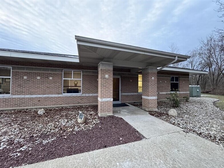 More Photos Of 53779 Generations Dr, South Bend Medical For Lease