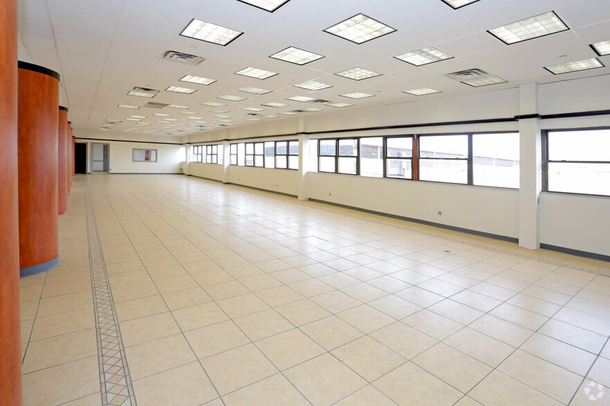 More Photos Of 5700 49th St, Maspeth Warehouse For Lease