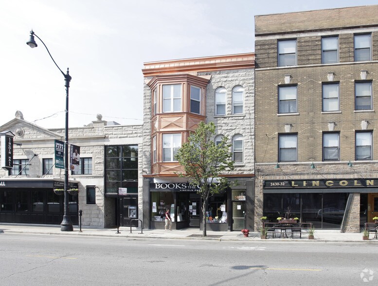 More Photos Of 2428 N Lincoln Ave, Chicago Storefront Retail Residential For Lease