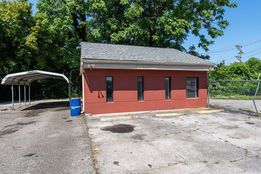 More Photos Of 5409 Charlotte Pike, Nashville Auto Dealership For Lease