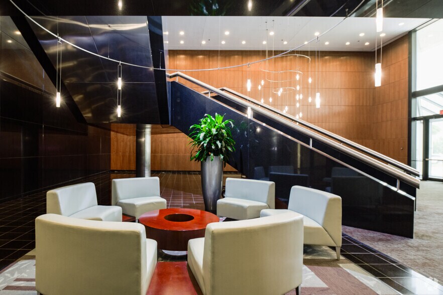 More Photos Of 4055 International Plz, Fort Worth Office For Lease