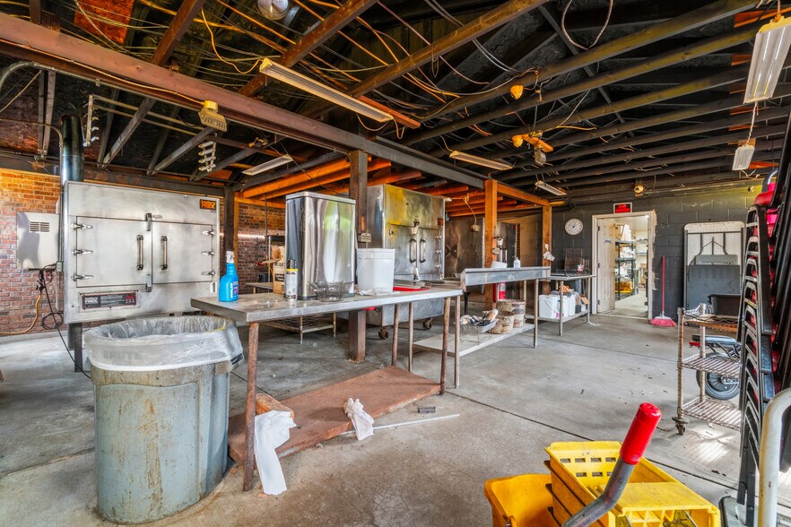 More Photos Of 7508 Preston Hwy, Louisville Fast Food For Sale