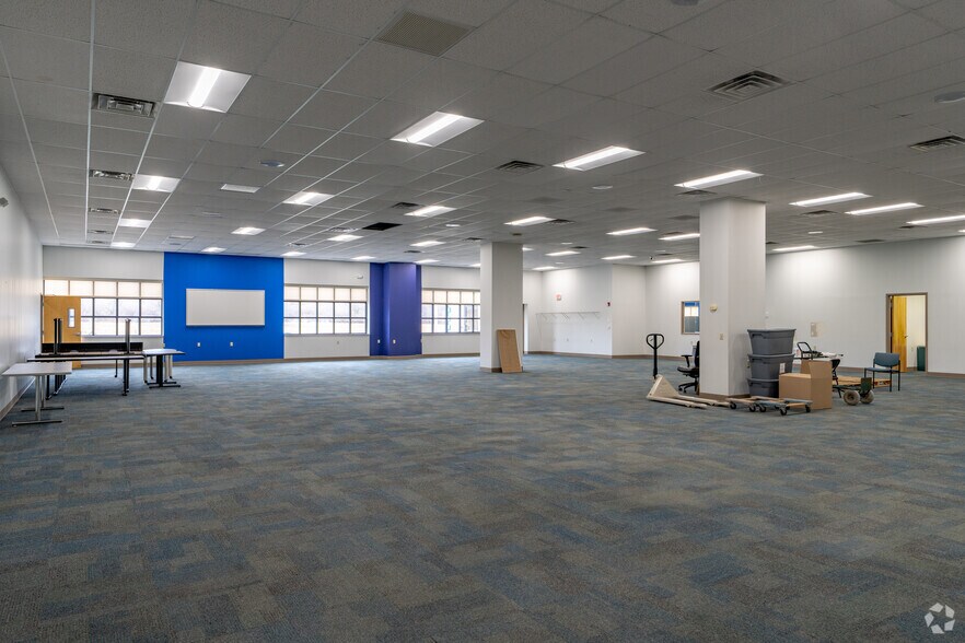 More Photos Of 26 Steele Ave, Arcade Office For Lease