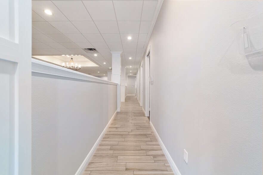 More Photos Of 809 County Road 466, The Villages Medical For Sale