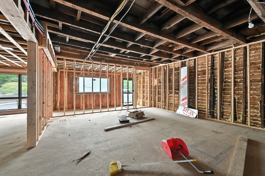 More Photos Of 370 Main St, Wilton Restaurant For Sale
