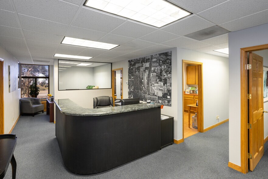 More Photos Of 4550 Kearny Villa Rd, San Diego Office For Sale