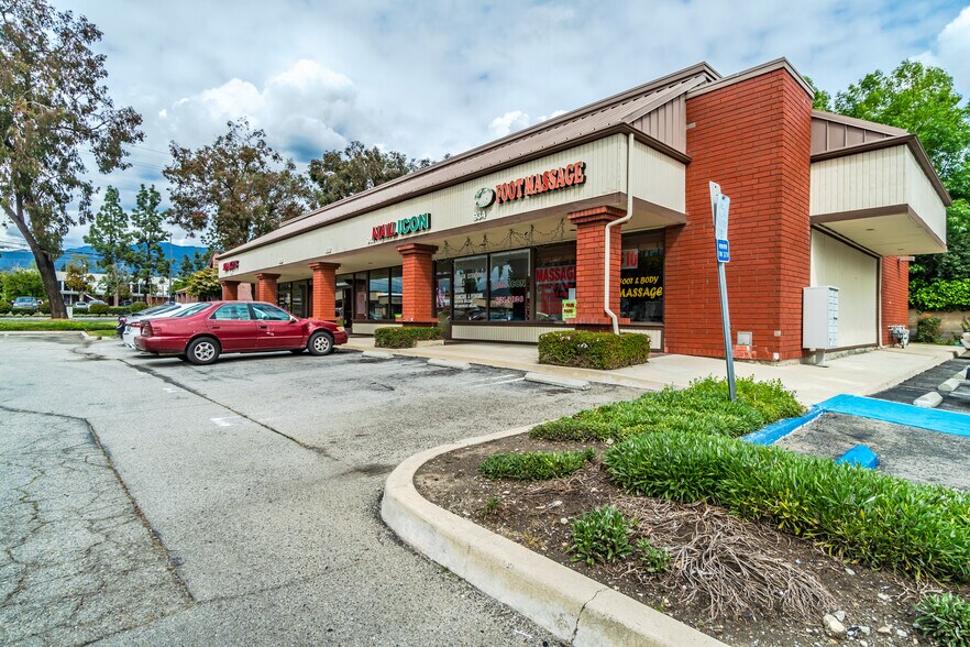 More Photos Of 926-950 W Foothill Blvd, Claremont Unknown For Lease