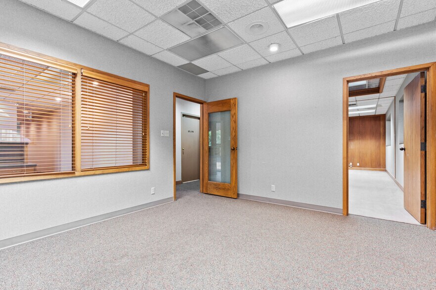 More Photos Of 915 Judson Rd, Longview Office Residential For Sale