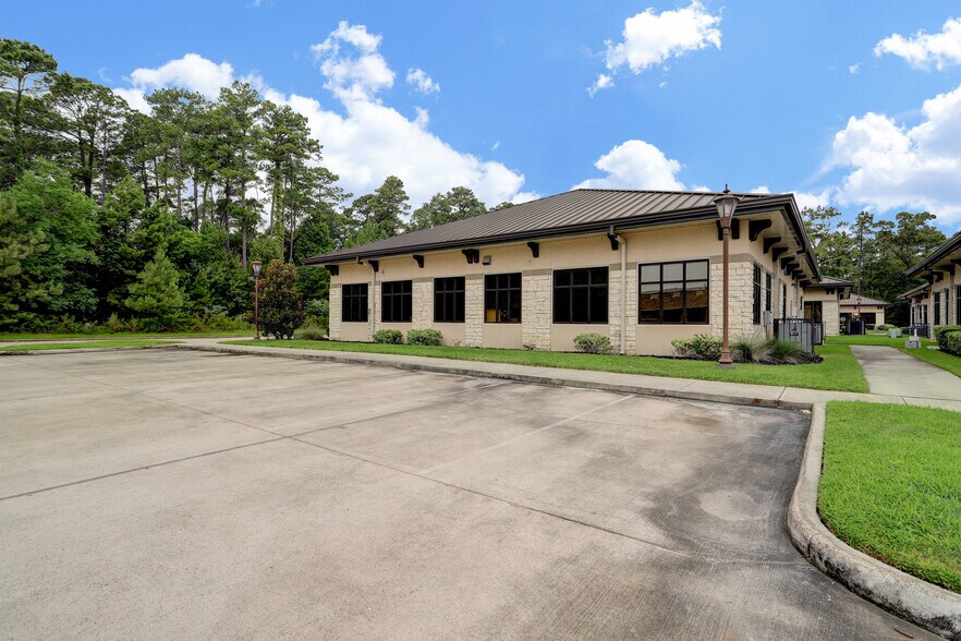 More Photos Of 19701 Kingwood Dr, Kingwood Medical For Sale