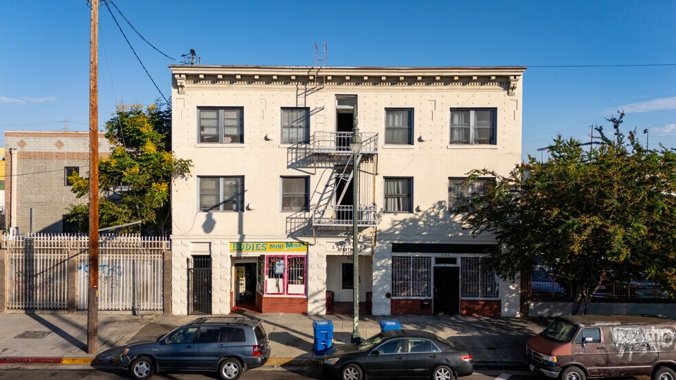 More Photos Of 2124-2126 Main St, Los Angeles Apartments For Sale