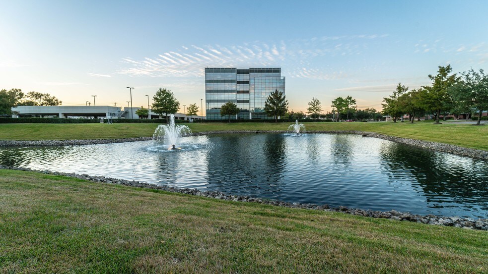 More Photos Of 455 E Medical Center Blvd, Webster Medical For Lease