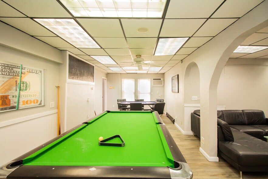 More Photos Of 636 Sunderland Rd, Worcester Freestanding For Lease