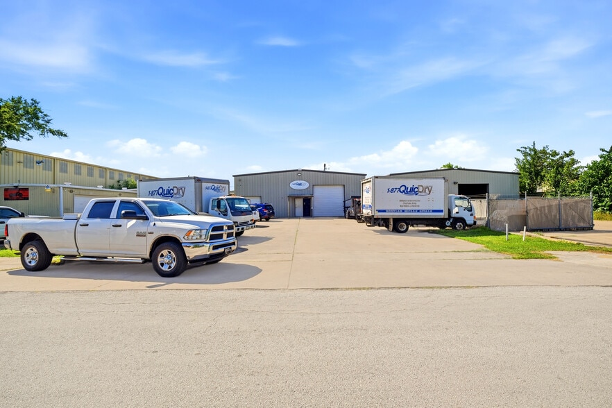 More Photos Of 1309 Illinois Ave, South Houston Warehouse For Sale