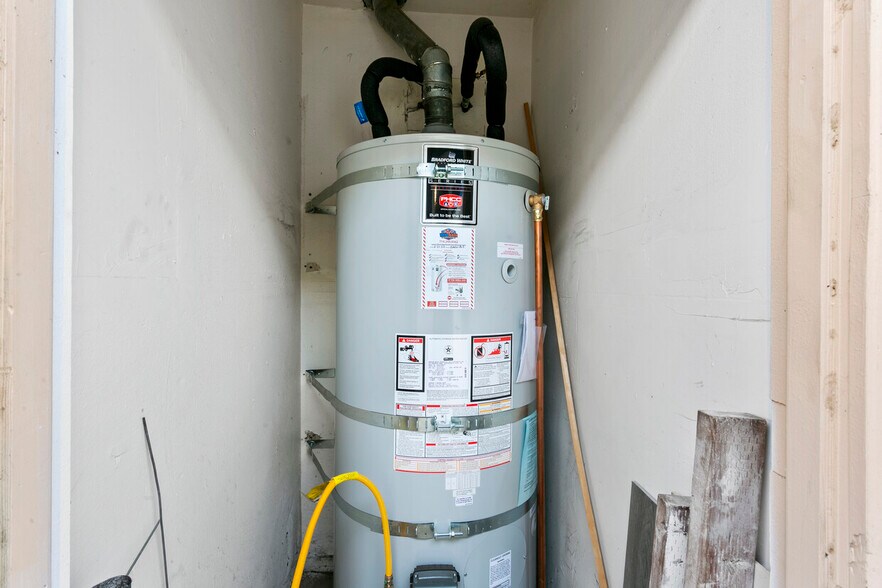 More Photos Of 1010 E Broadway, Anaheim Apartments For Sale