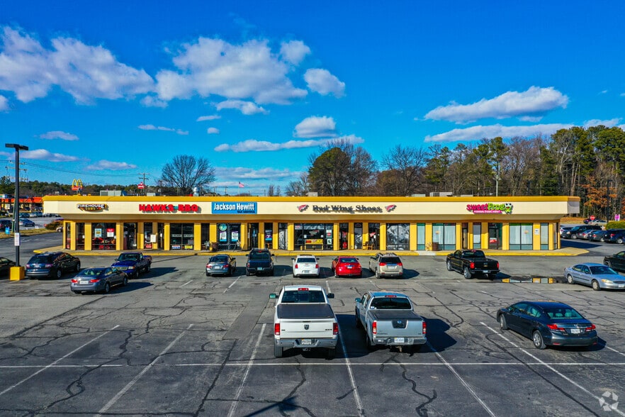 More Photos Of 8151 Brook Rd, Richmond Unknown For Lease
