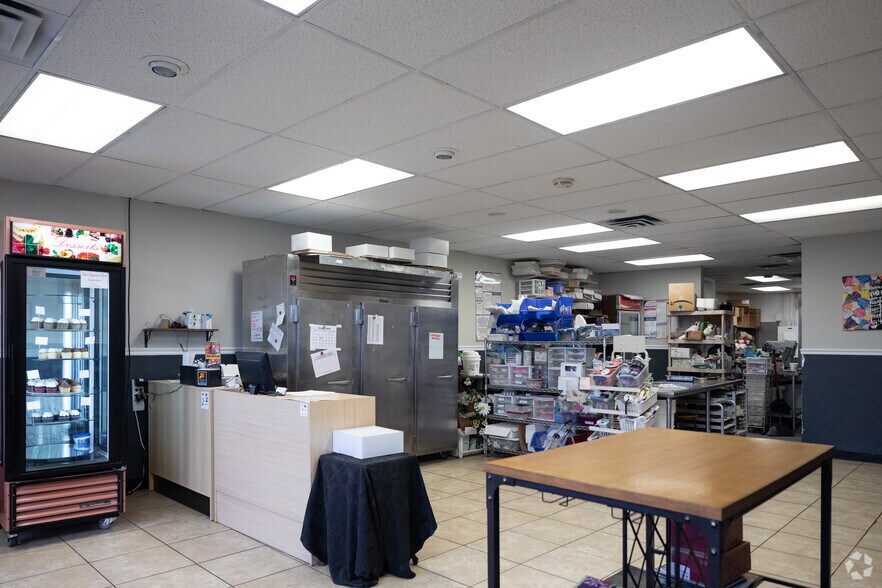 More Photos Of 3303-3381 N Academy Blvd, Colorado Springs Unknown For Lease