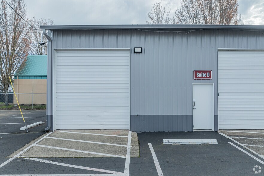 More Photos Of 3790 Silverton Rd NE, Salem Warehouse For Lease