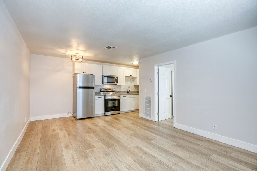 More Photos Of 317 S 9th St, Las Vegas Apartments For Sale