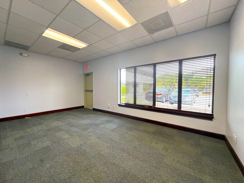 More Photos Of 125 W Pineview St, Altamonte Springs Medical For Lease