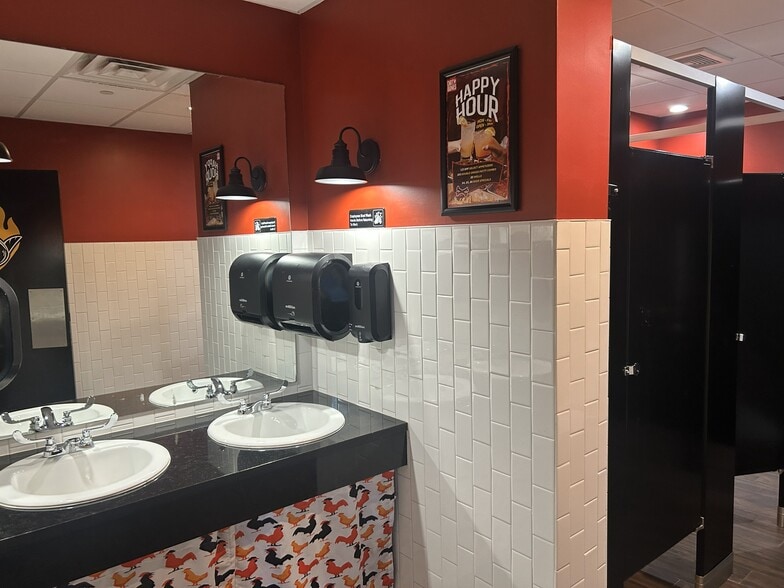 More Photos Of 1701 Payne St, Dallas Apartments For Lease