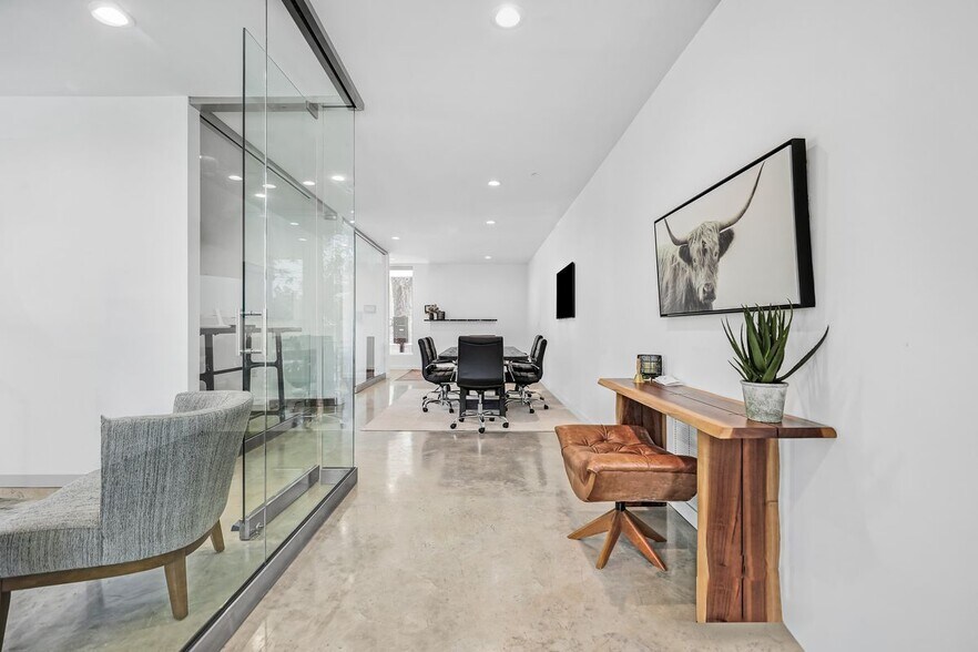 More Photos Of 2208 Lake Austin Blvd, Austin Office Residential For Sale