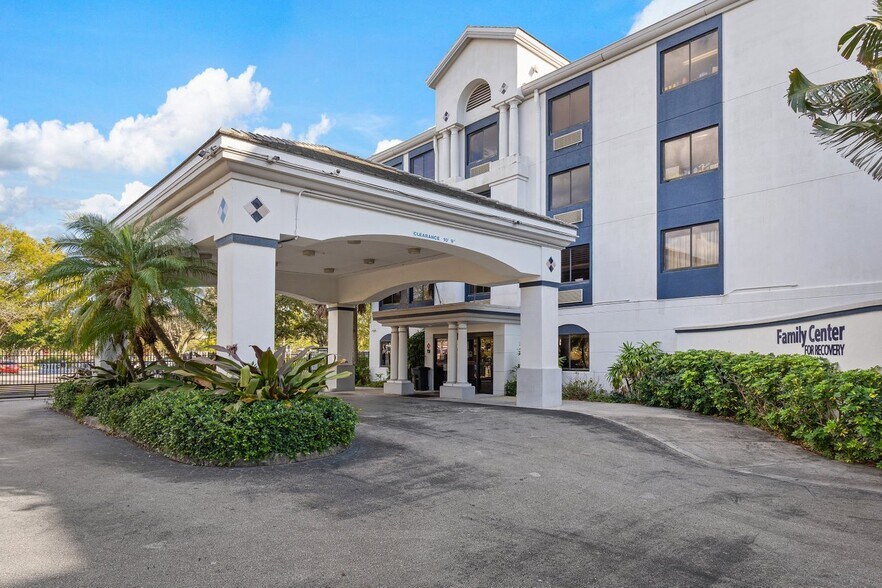 Primary Photo Of 7051 Seacrest Blvd, Lantana Rehabilitation Center For Sale