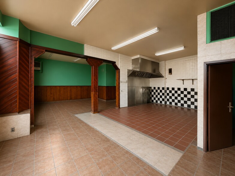 More Photos Of 3965-3973 Bronxwood Ave, Bronx Storefront For Lease