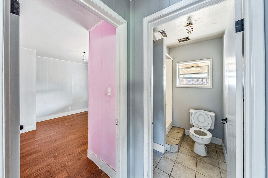 More Photos Of 3311 Biddle Rd, Medford Auto Repair For Sale