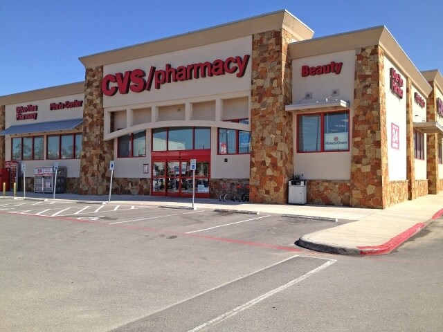 More Photos Of 2000 Skokie Valley Rd, Highland Park Drugstore For Lease
