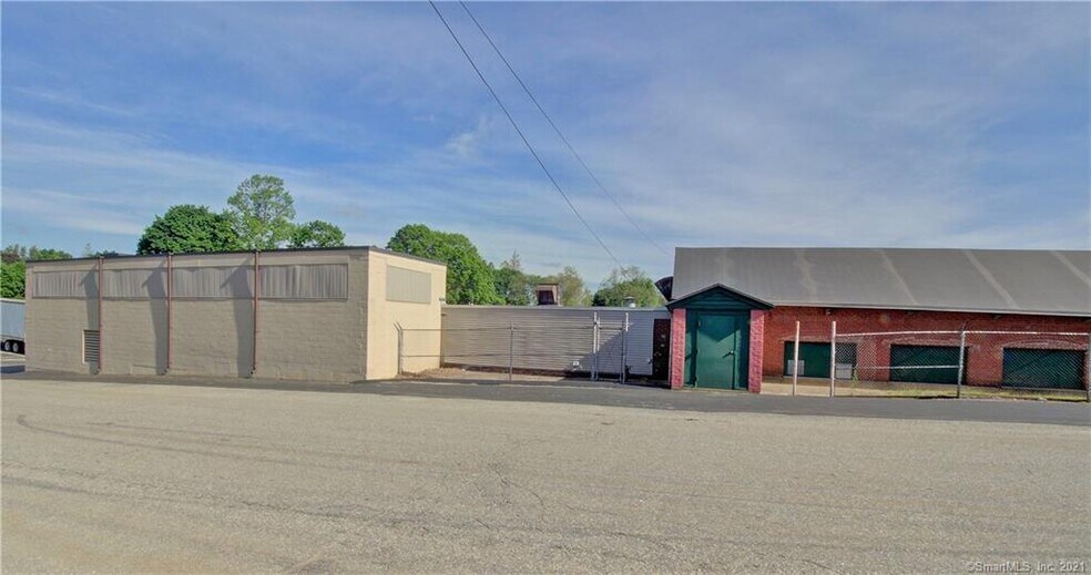 More Photos Of 90 S Park St, Willimantic Warehouse For Lease
