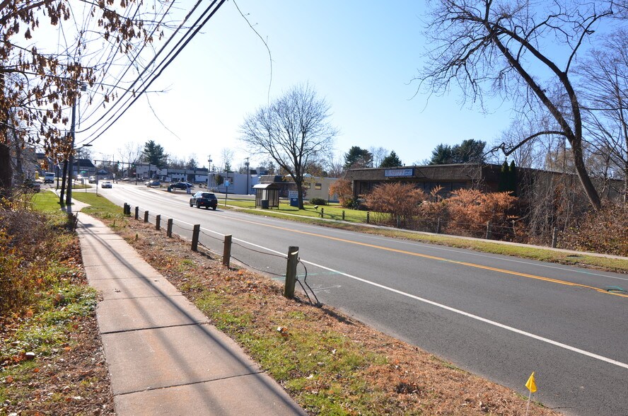 More Photos Of 180 Poquonock Ave, Windsor Medical For Lease