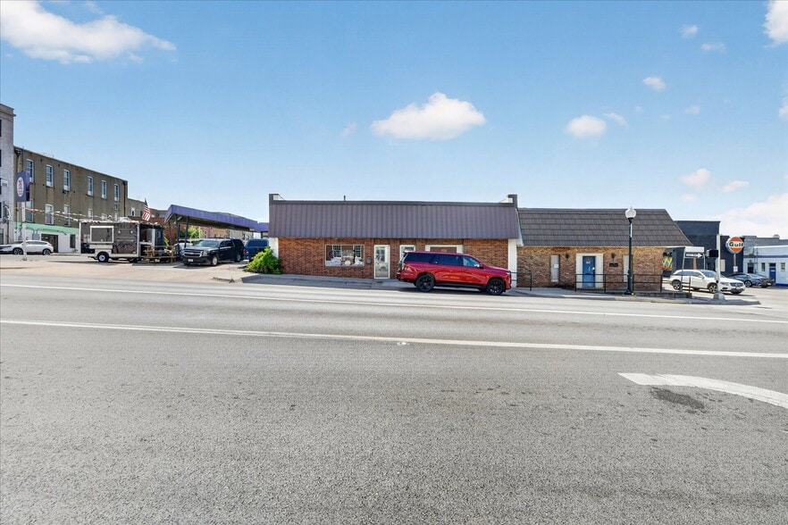 More Photos Of 221-223 N Locust St, Denton Office For Sale
