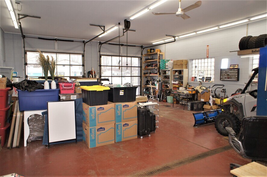 More Photos Of 4632 Lake Shore Rd, Hamburg Auto Repair For Sale