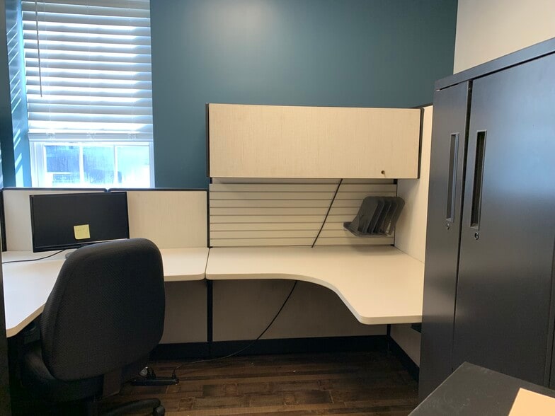 More Photos Of 438 Division St, Sewickley Office For Lease