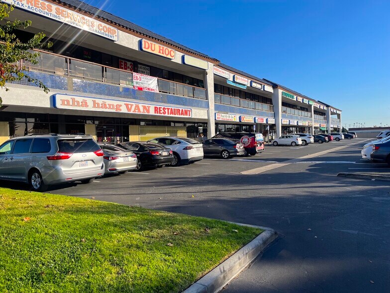 More Photos Of 14122-14220 Brookhurst St, Garden Grove General Retail For Lease