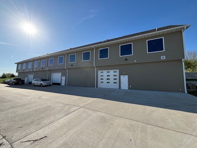 Primary Photo Of 207 Peach Way, Columbia Flex For Lease