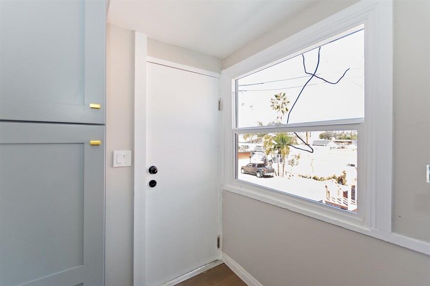 More Photos Of 1703 S Burlington Ave, Los Angeles Apartments For Sale