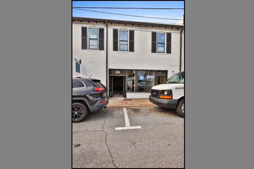 More Photos Of 34-36 Madison St, Newnan Storefront For Lease