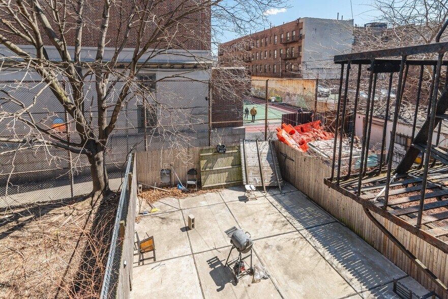 More Photos Of 215 Buffalo Ave, Brooklyn Apartments For Sale