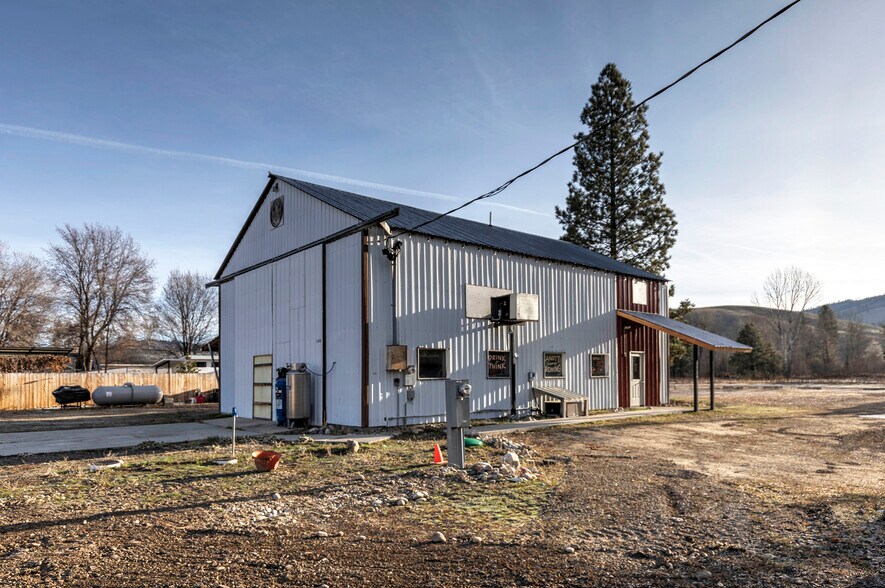 More Photos Of 308 E Tanner Ave, Darby Freestanding For Sale
