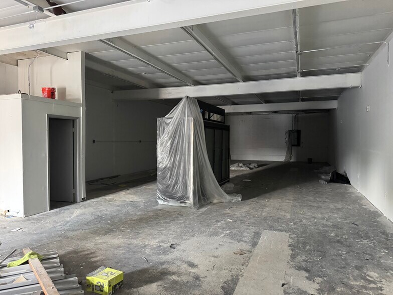 More Photos Of 2775 E 10th Ave, Hialeah Warehouse For Lease