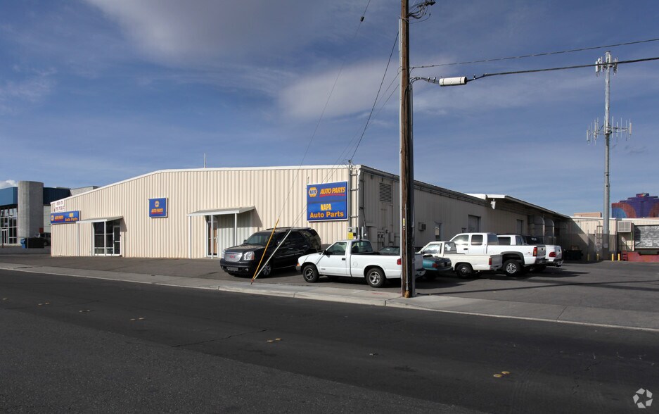 More Photos Of 4675 S Polaris Ave, Las Vegas Warehouse For Lease