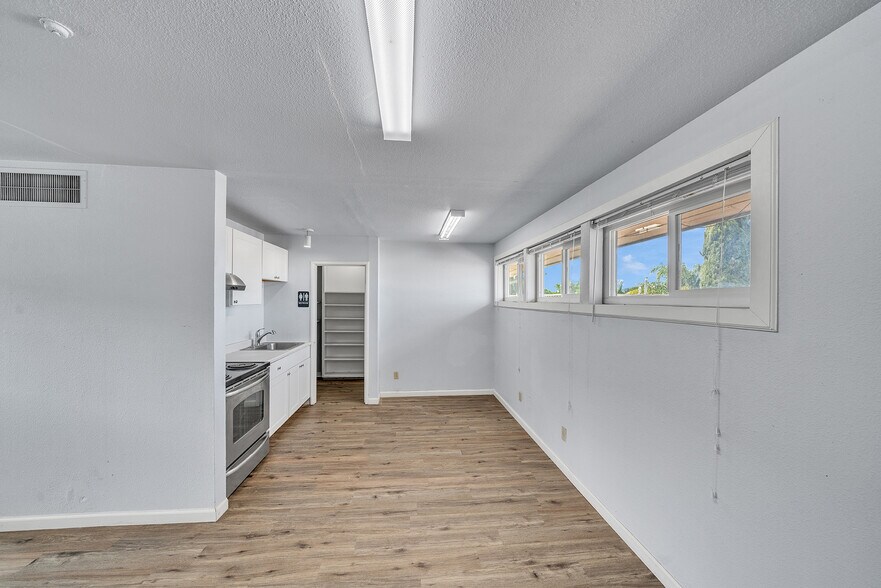 More Photos Of 2820 Broadmoor Ave, Concord Restaurant For Sale