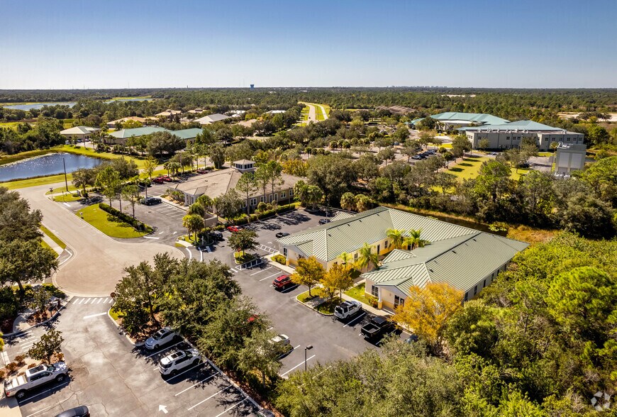 More Photos Of 5586 Broadcast Ct, Lakewood Ranch Medical For Lease