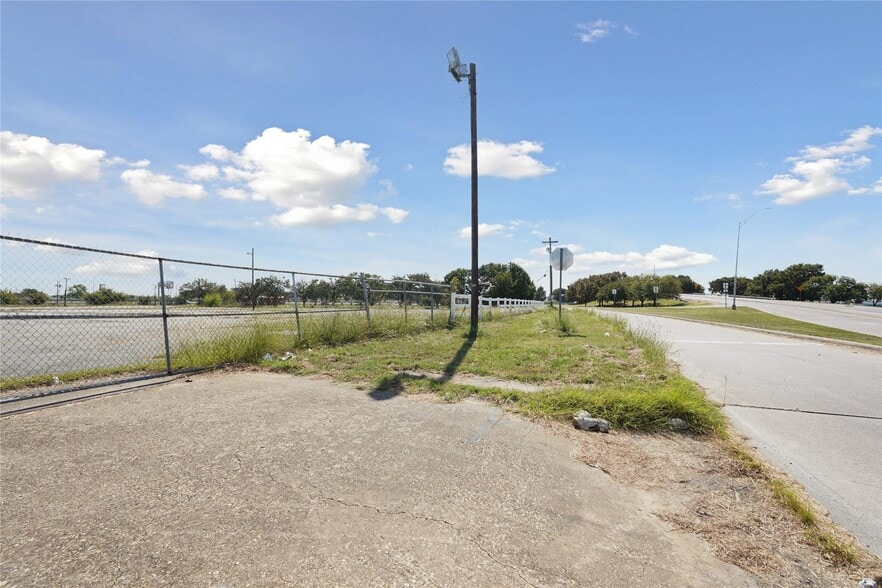 More Photos Of 4501 I-30, Mesquite Land For Sale