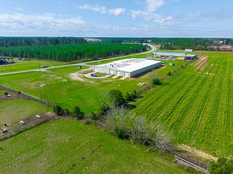 More Photos Of 804 W Mitchell St, Adel Industrial For Sale