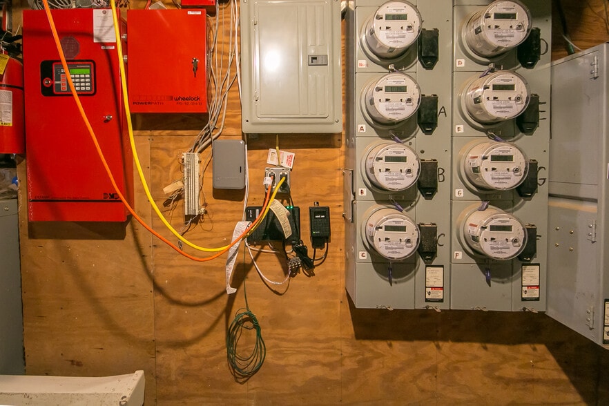 More Photos Of 1111-1113 Walnut St, Philadelphia Storefront For Lease