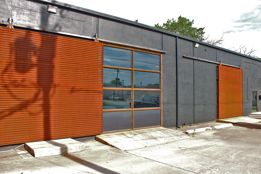 More Photos Of 702 W Commerce St, Dallas Loft Creative Space For Sale