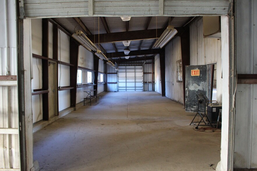 More Photos Of 301 W 44th St, Corpus Christi Manufacturing For Sale