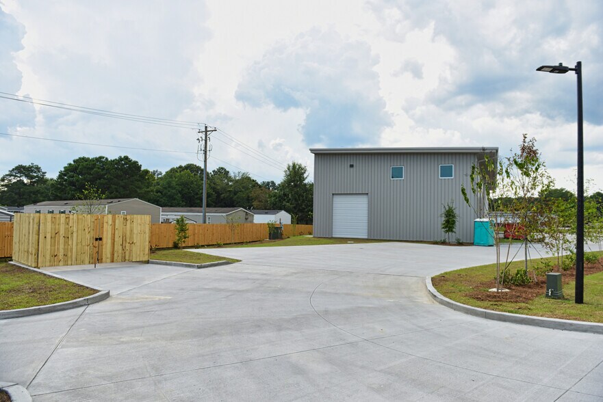 More Photos Of 405 Remi Trl, Summerville Industrial For Lease